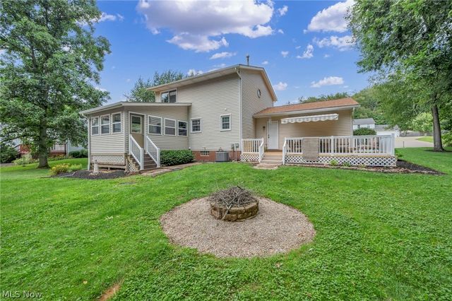 2322 Westport Drive, Akron, OH 44312