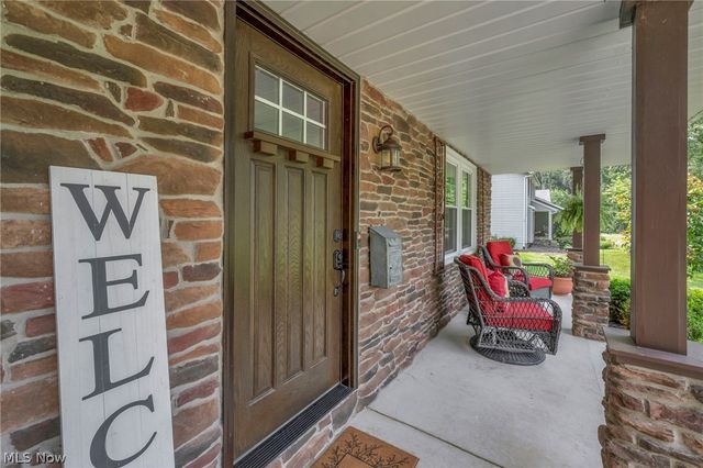 2322 Westport Drive, Akron, OH 44312