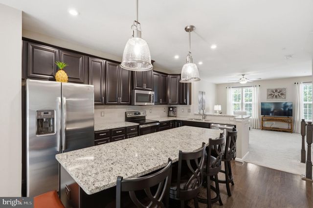160 MULBERRY DR, Malvern, PA 19355