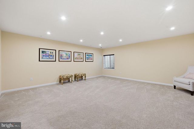 160 MULBERRY DR, Malvern, PA 19355