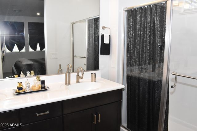 1821 E BERNIE Lane 107, Gilbert, AZ 85295