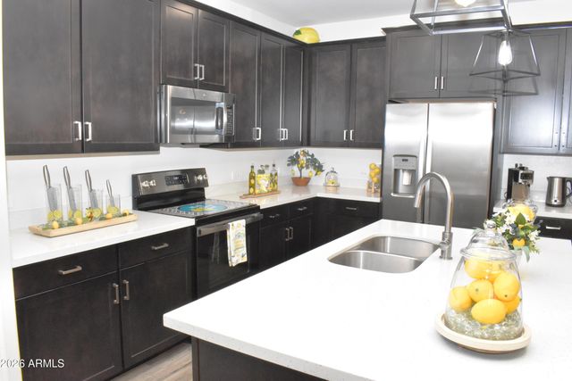 1821 E BERNIE Lane 107, Gilbert, AZ 85295