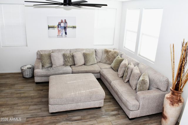 1821 E BERNIE Lane 107, Gilbert, AZ 85295