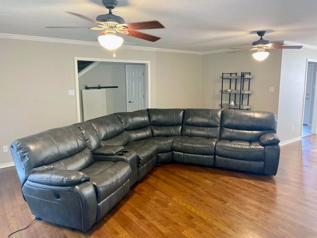 32 Woodland Court, Jacksonville, AR 72076