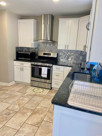 32 Woodland Court, Jacksonville, AR 72076