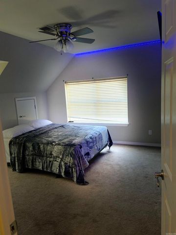 32 Woodland Court, Jacksonville, AR 72076