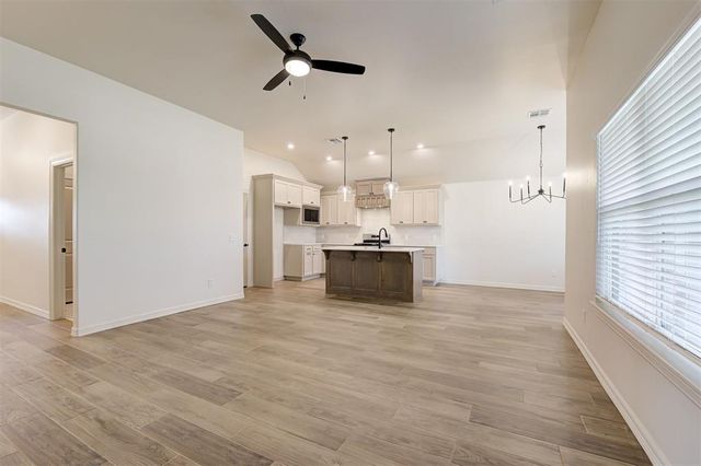 11917 NW 120th Street, Yukon, OK 73099