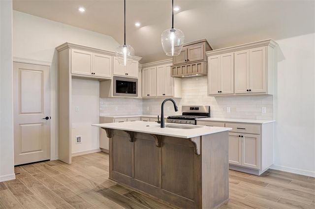 11917 NW 120th Street, Yukon, OK 73099