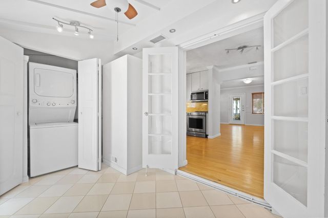 609 NE 9th Ave, Fort Lauderdale, FL 33304