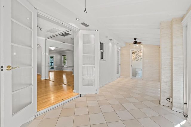 609 NE 9th Ave, Fort Lauderdale, FL 33304