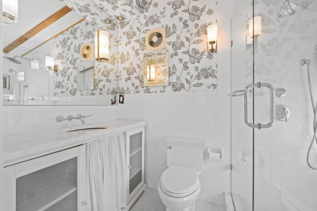 609 NE 9th Ave, Fort Lauderdale, FL 33304