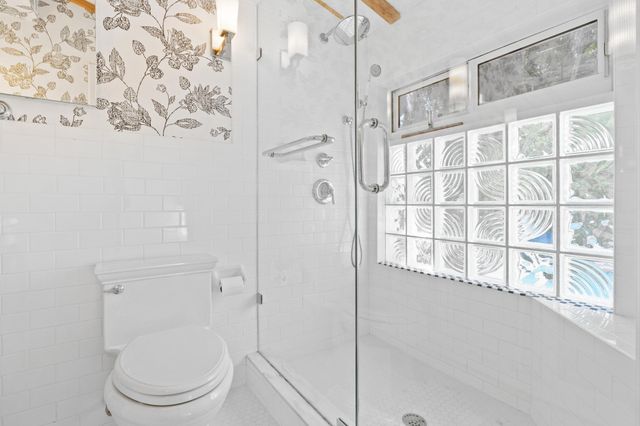 609 NE 9th Ave, Fort Lauderdale, FL 33304