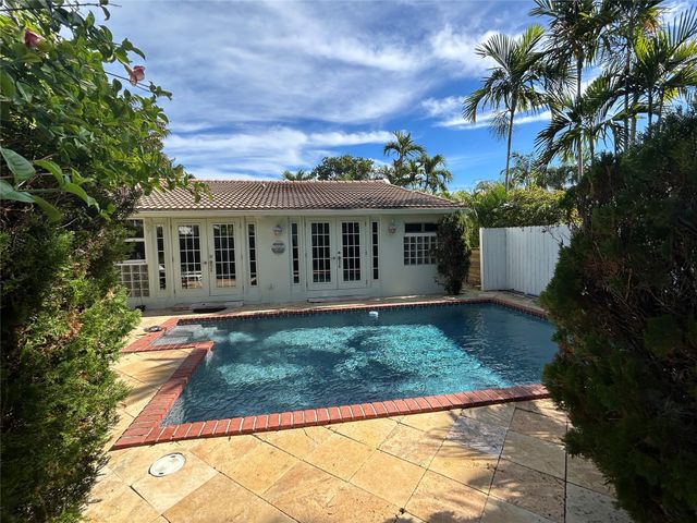 609 NE 9th Ave, Fort Lauderdale, FL 33304