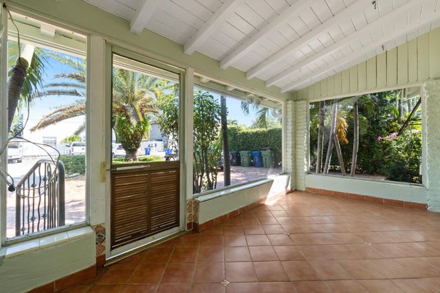 609 NE 9th Ave, Fort Lauderdale, FL 33304