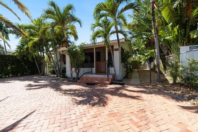 609 NE 9th Ave, Fort Lauderdale, FL 33304