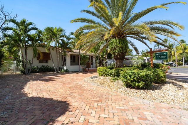 609 NE 9th Ave, Fort Lauderdale, FL 33304