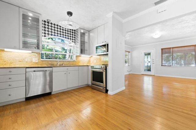 609 NE 9th Ave, Fort Lauderdale, FL 33304