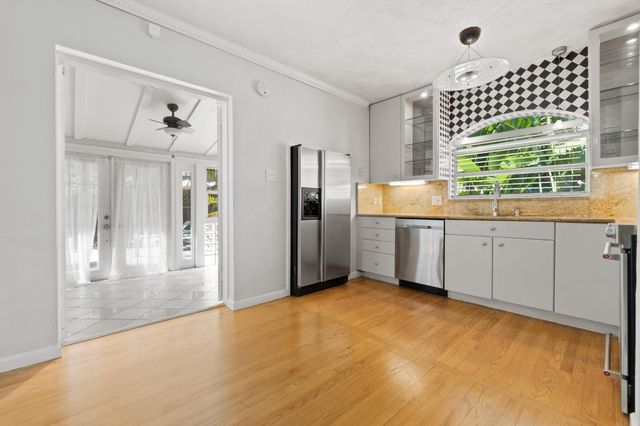 609 NE 9th Ave, Fort Lauderdale, FL 33304