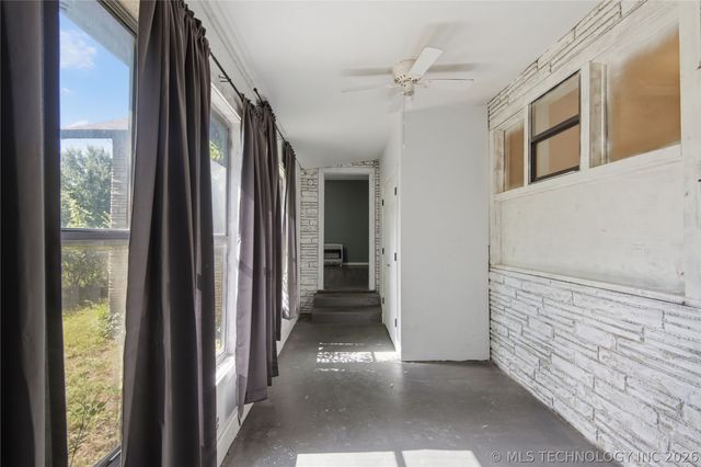 1613 E 9th Street, Okmulgee, OK 74447