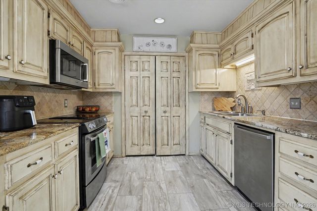 1712 Valley Road, Sapulpa, OK 74066