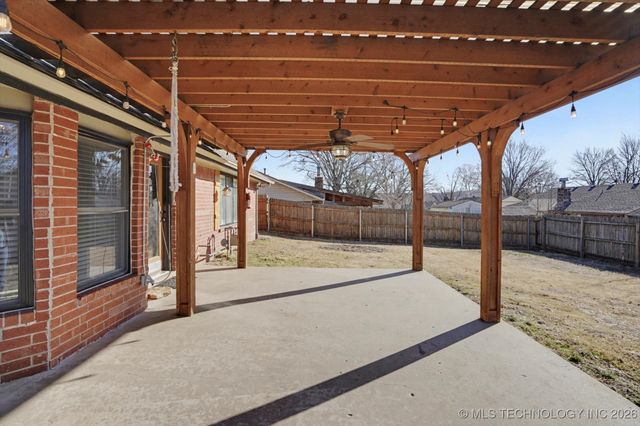 1712 Valley Road, Sapulpa, OK 74066