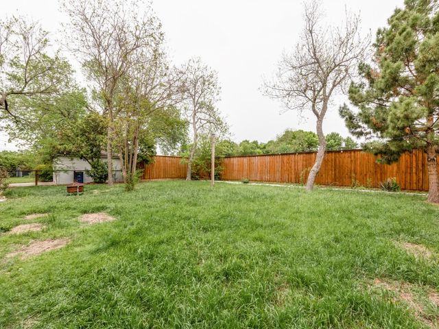 9520 Ash Creek Drive, Dallas, TX 75228