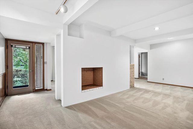 2533 S Sheridan Avenue, Springfield, MO 65804