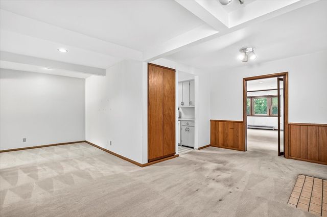 2533 S Sheridan Avenue, Springfield, MO 65804