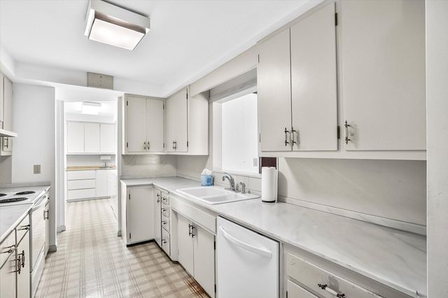 2533 S Sheridan Avenue, Springfield, MO 65804