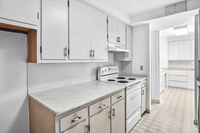 2533 S Sheridan Avenue, Springfield, MO 65804