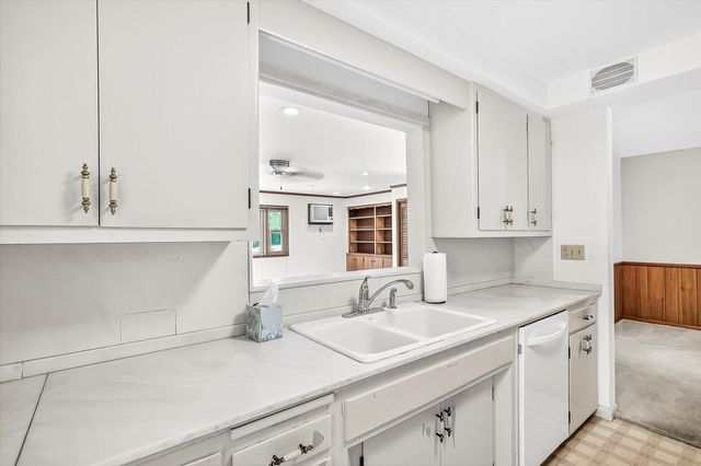 2533 S Sheridan Avenue, Springfield, MO 65804