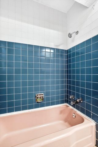 2533 S Sheridan Avenue, Springfield, MO 65804