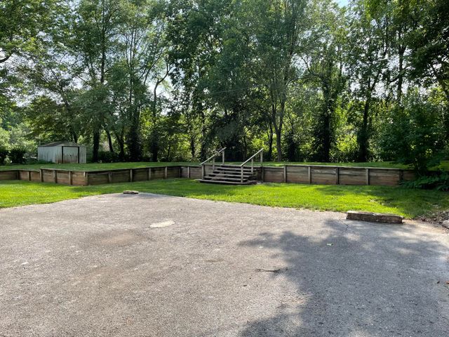 2533 S Sheridan Avenue, Springfield, MO 65804