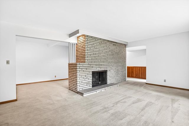 2533 S Sheridan Avenue, Springfield, MO 65804