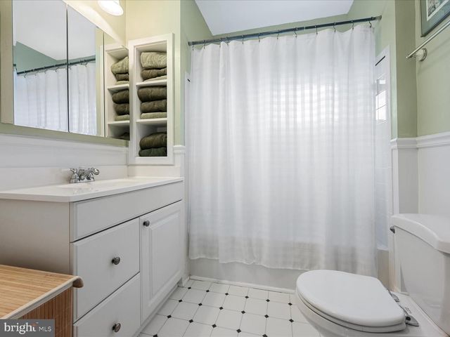 17 E LEICESTER ST, Winchester, VA 22601