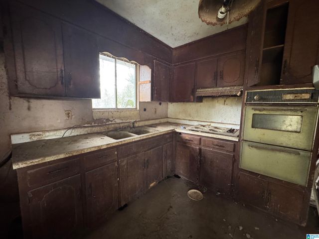 2033 WINCHESTER ROAD, Anniston, AL 36201