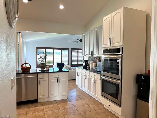 940 SE 20th CT, Cape Coral, FL 33990