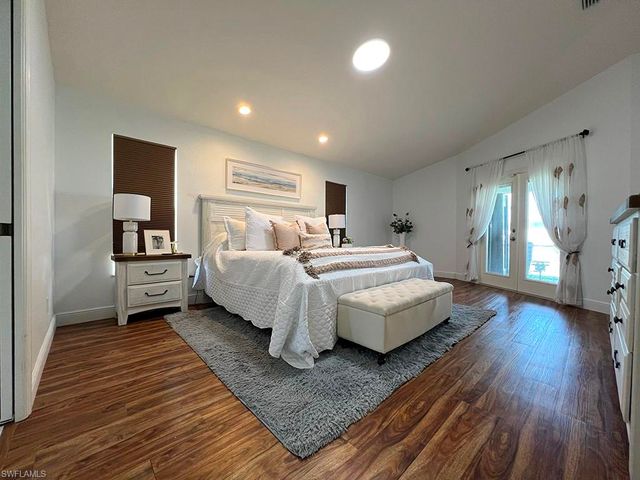 940 SE 20th CT, Cape Coral, FL 33990