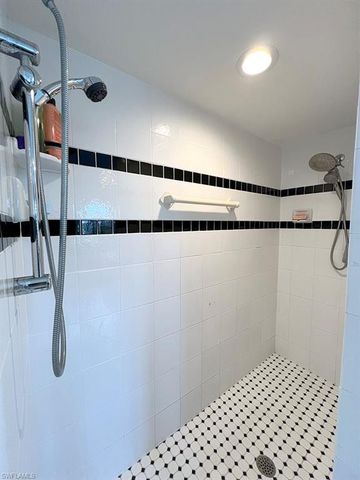 940 SE 20th CT, Cape Coral, FL 33990