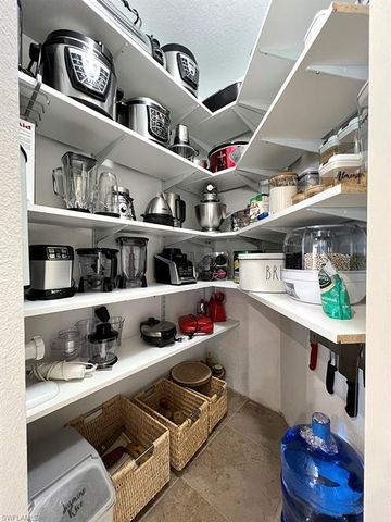 940 SE 20th CT, Cape Coral, FL 33990