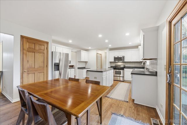 135 Westhaven Circle, Geneva, IL 60134