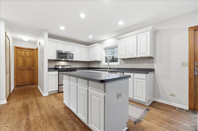 135 Westhaven Circle, Geneva, IL 60134