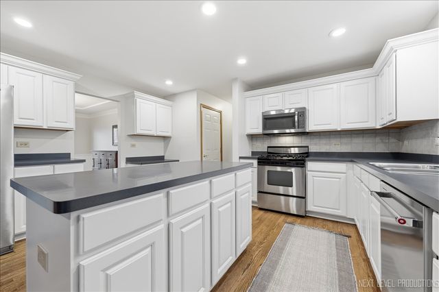 135 Westhaven Circle, Geneva, IL 60134