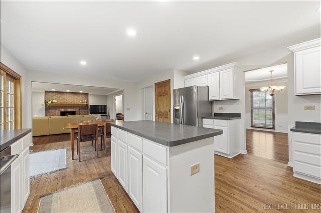 135 Westhaven Circle, Geneva, IL 60134