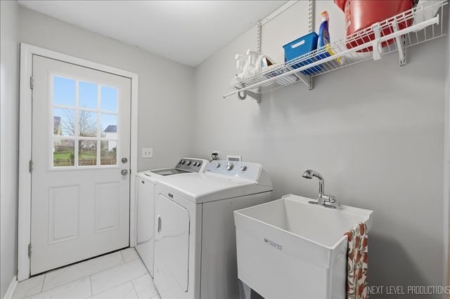 135 Westhaven Circle, Geneva, IL 60134