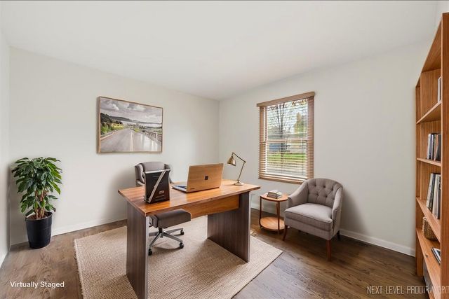 135 Westhaven Circle, Geneva, IL 60134