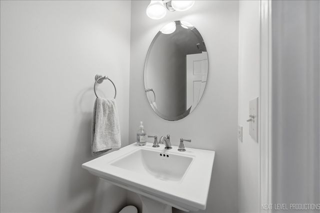 135 Westhaven Circle, Geneva, IL 60134