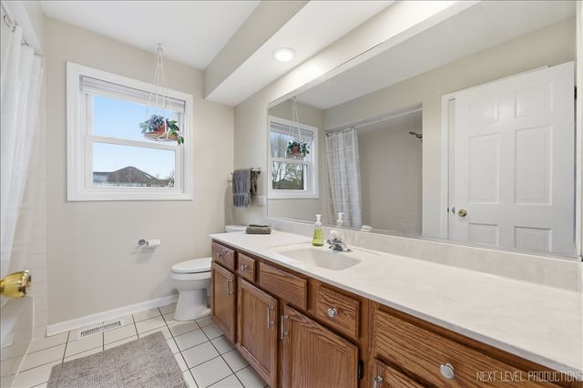 135 Westhaven Circle, Geneva, IL 60134