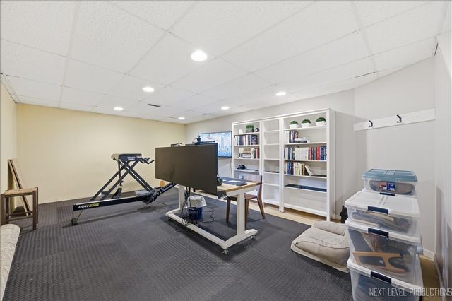 135 Westhaven Circle, Geneva, IL 60134