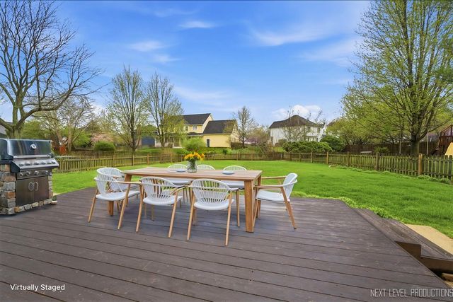 135 Westhaven Circle, Geneva, IL 60134